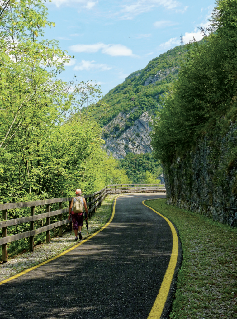 la vecchia strada delle gole del Limarò la vecchia strada delle gole del Limarò