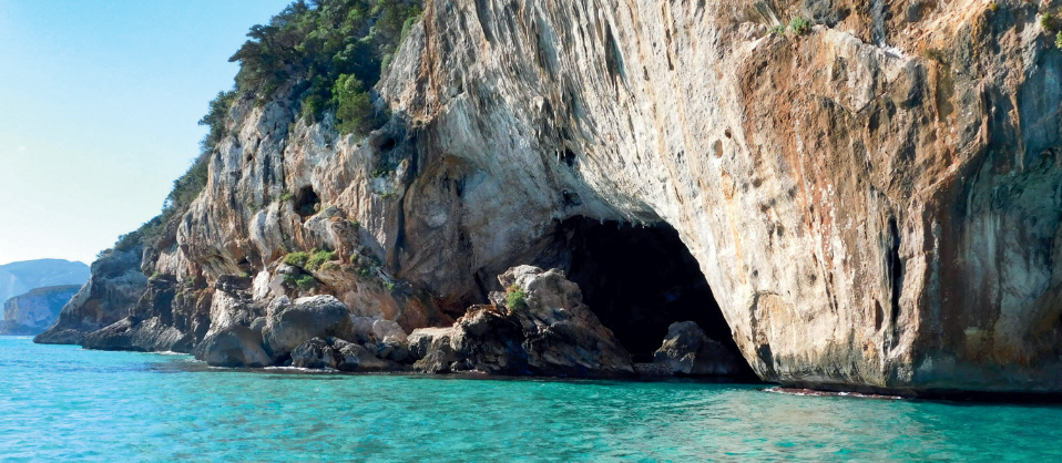 Itinerari imperdibili sul mare della Sardegna, di Andrea Carpi.